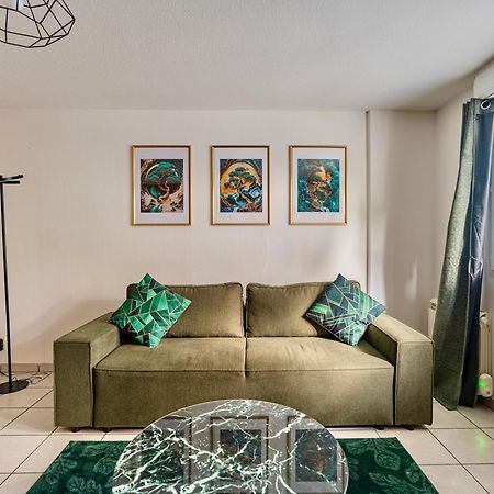 Appartement Tout Equipe A 3 Min Gare Annemasse - Ideal Famille Ou Pro - Parking Inclus Ville-la-Grand Luaran gambar