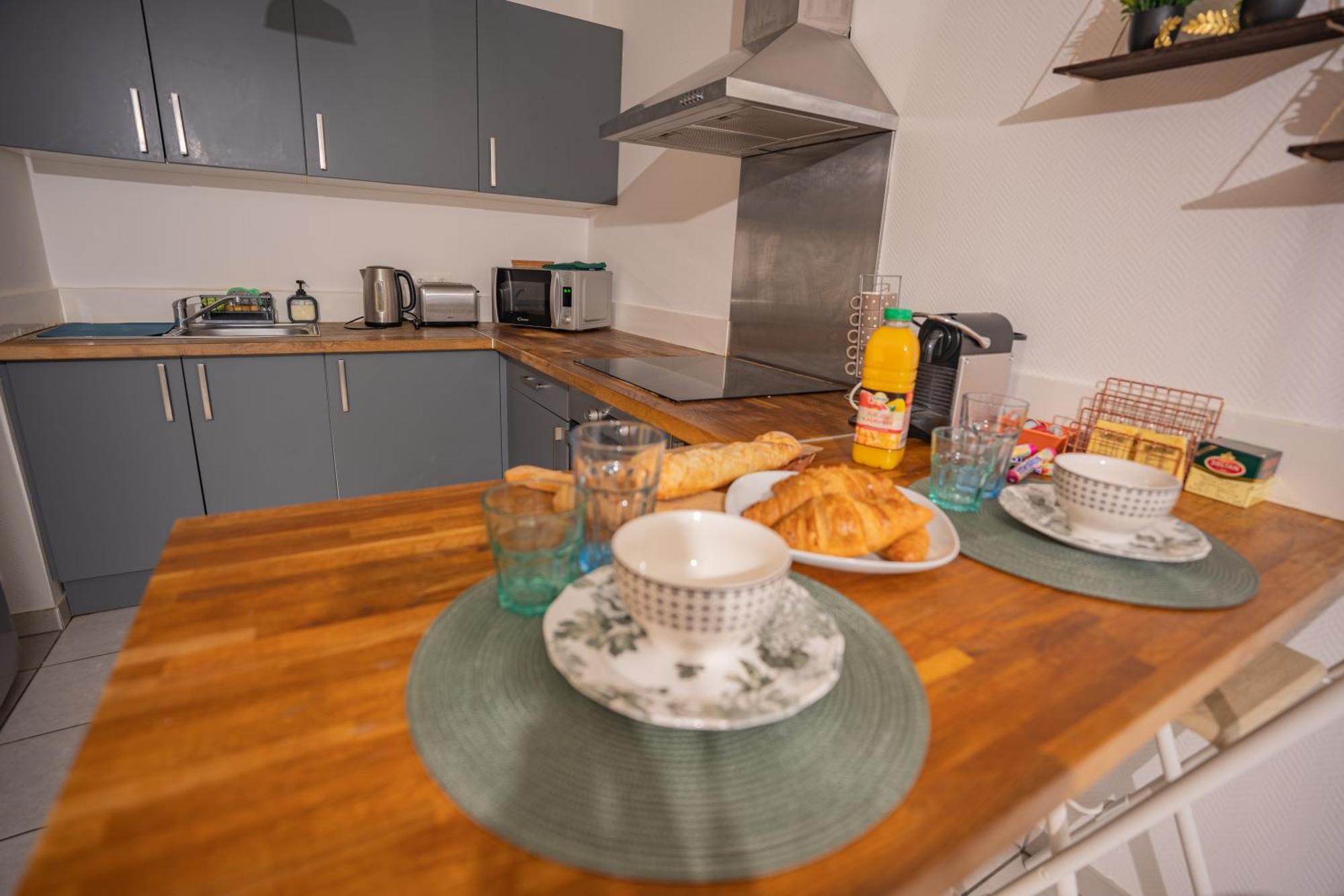 Appartement Tout Equipe A 3 Min Gare Annemasse - Ideal Famille Ou Pro - Parking Inclus Ville-la-Grand Luaran gambar