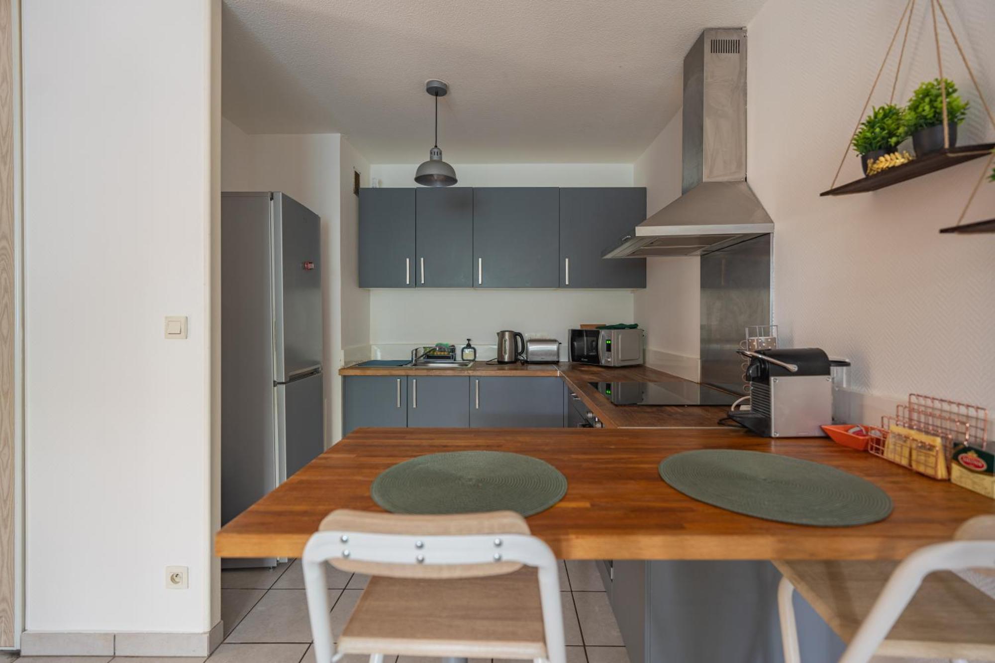 Appartement Tout Equipe A 3 Min Gare Annemasse - Ideal Famille Ou Pro - Parking Inclus Ville-la-Grand Luaran gambar