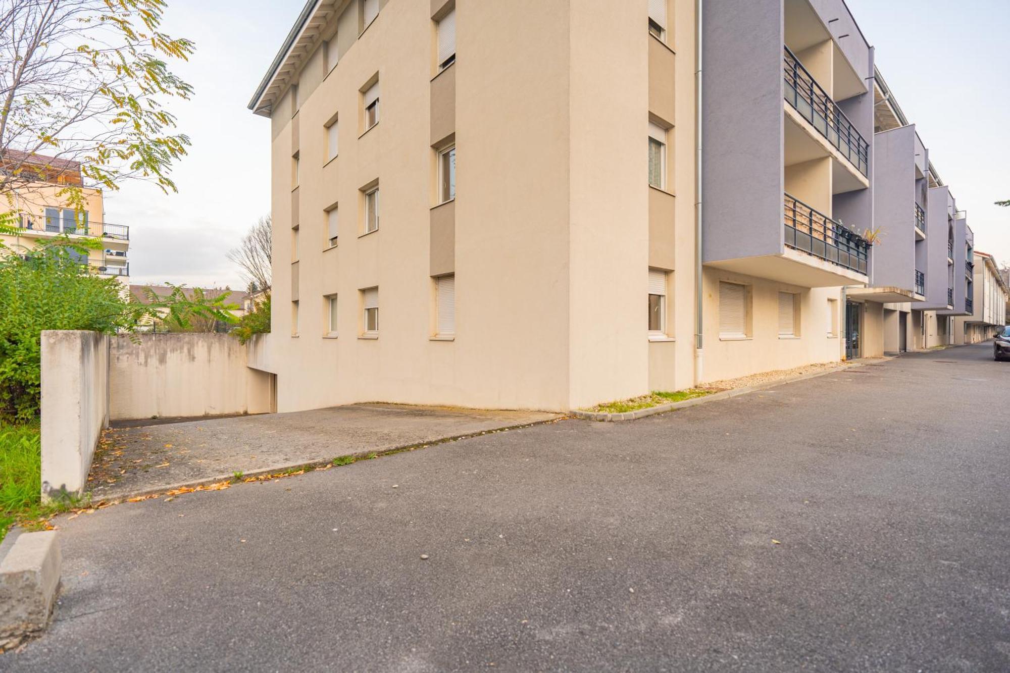Appartement Tout Equipe A 3 Min Gare Annemasse - Ideal Famille Ou Pro - Parking Inclus Ville-la-Grand Luaran gambar